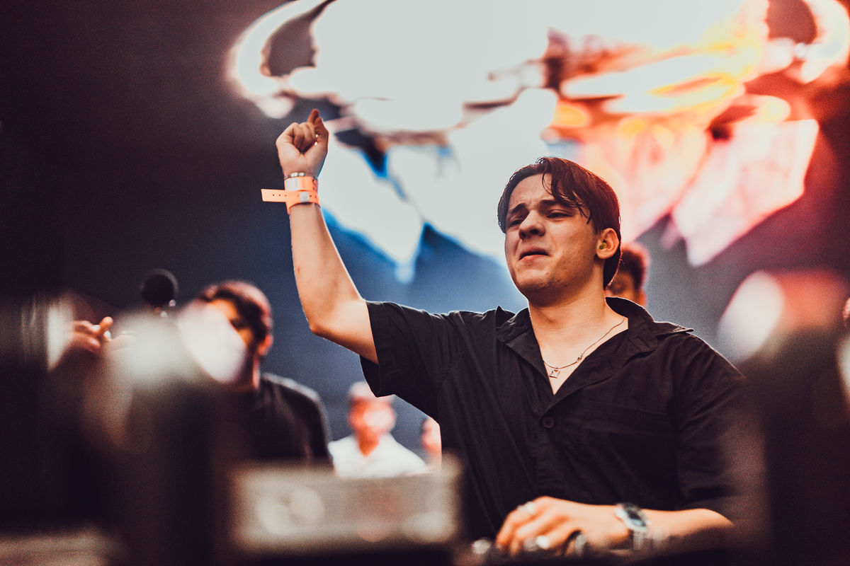 Loading... just a sec